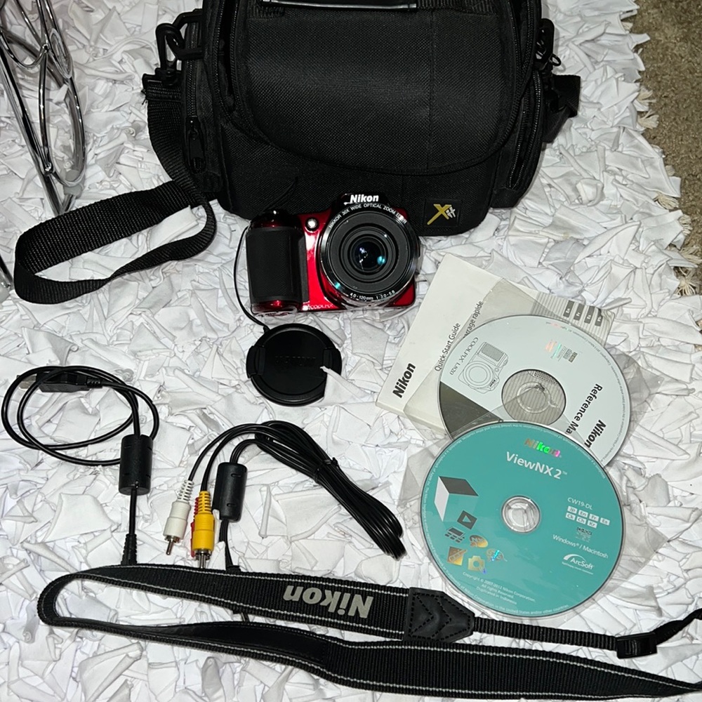 NIKON RED L820 **PREOWNED** Comes with full accessories!